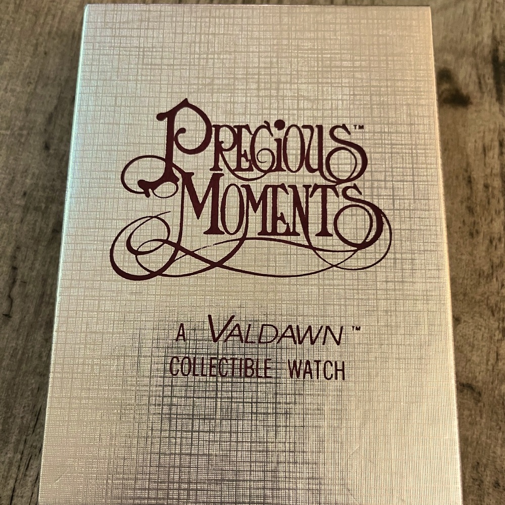 Precious Moments Collectible Watch. Extra band. Needs battery.